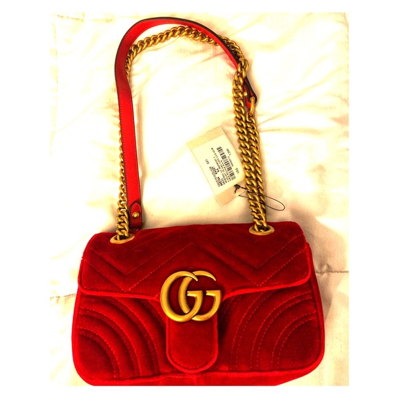 SOLD NWT Red Velvet Small Gucci Marmont bag - Picture 3 of 8